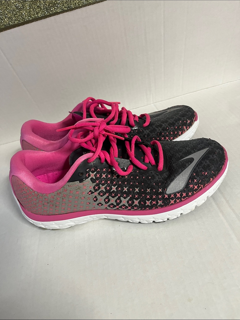 Brooks Women’s Black and Hot Pink Running Sneakers - Picture 5 of 13